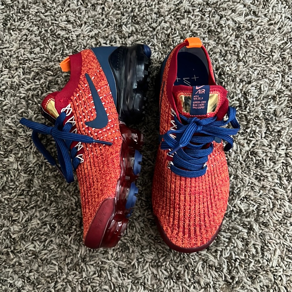 Women’s size 6.5 nike vapor max
